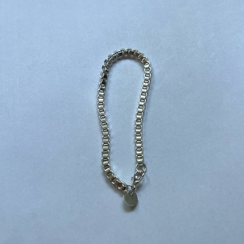 Silver Tone Box Chain Bracelet - Picture 5 of 7